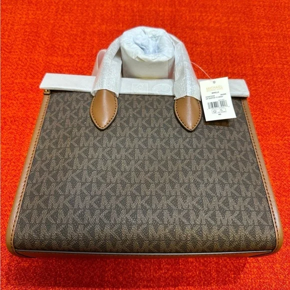 ❤️❤️❤️NEW Set Michael kors bag+Trifold wallet❤️❤️❤️